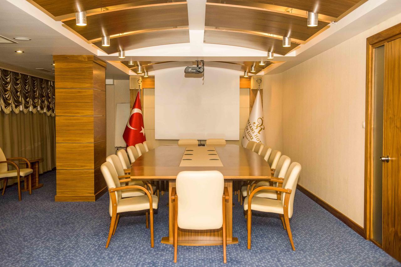 Ozgobek Ronesans Hotel De Luxe Uşak Exterior foto