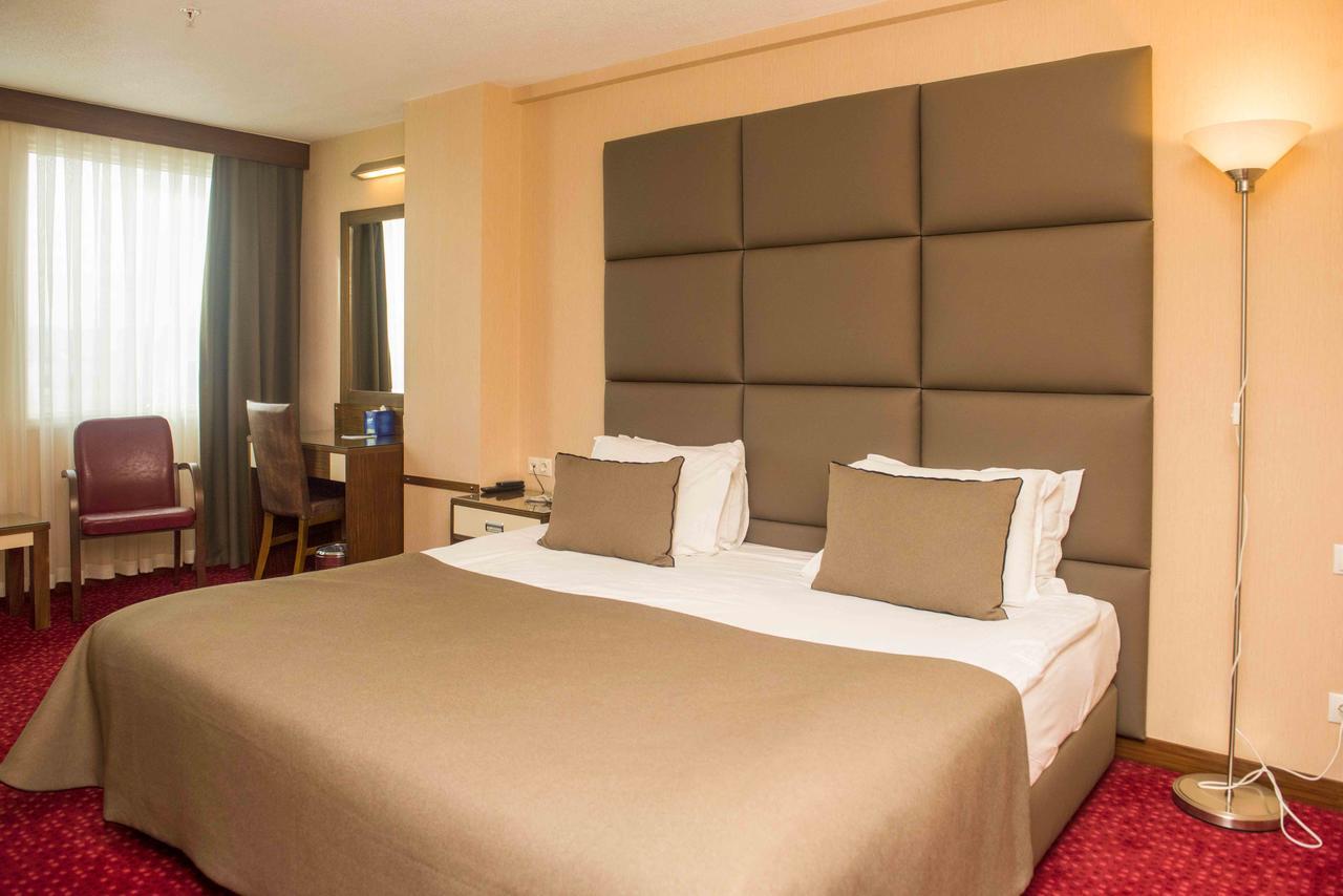 Ozgobek Ronesans Hotel De Luxe Uşak Exterior foto